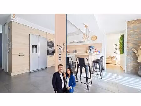 maison - 4/5 chambres - pergola - piscine - place de parking