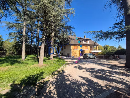 ecully studio meublé avec parking 12