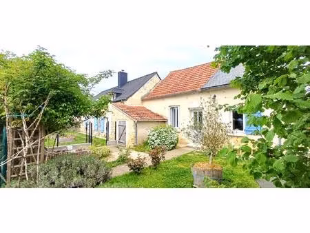 maison d'environ 126 m2 située à 5 minutes de baugé direction angers