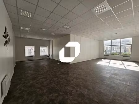 location bureaux 1 495 m²