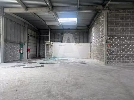 location local d'activités 752 m²