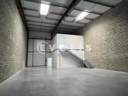 location local d'activités 303 m² à 2 823 m²