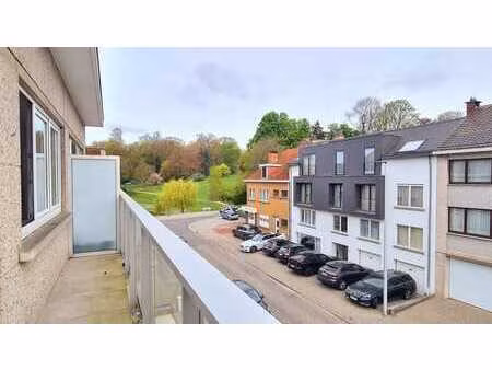 très lumineux & directement habitable! au parc de dilbeek!