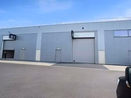 entrepôt 138 m² – zoning jardina – mont-saint-guibert