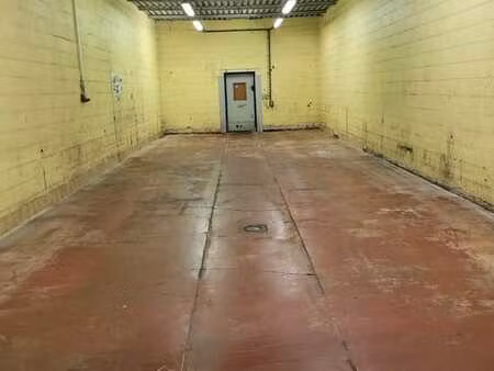 opslagplaats van 90m² te huur te moorsele