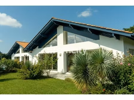 maison 8 pièces - 295 m²