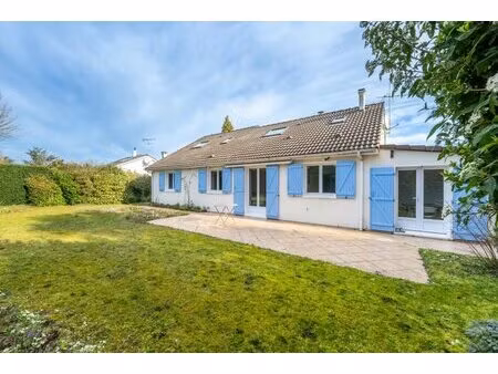 maison familiale avec studio et jardin à mareil