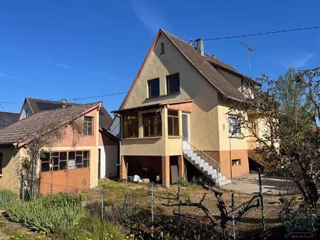 quartier résidentiel et calme ! lumineuse maison 6 pièces sur 5 82 ares.