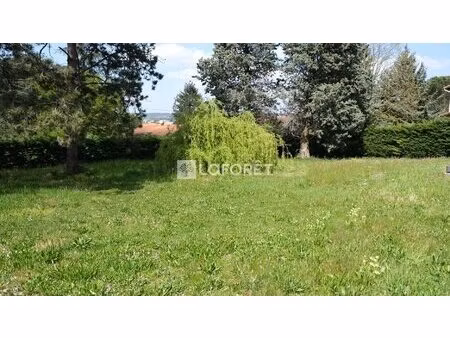 terrain constructible à albigny-sur-saône 900 m2