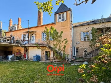 maison d’artiste au cœur d’hérisson – charme  dépendances et vue imprenable