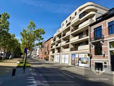 lichtrijk nieuwbouwapp met 2 slpk nabij quartier bleu en ...