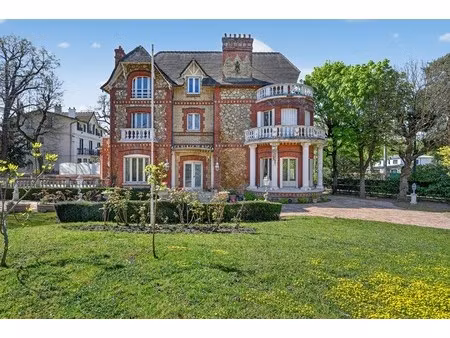 maison de luxe à vendre dans le quartier sud rer