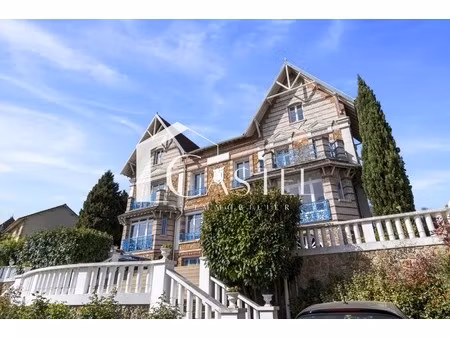 villa de luxe à vendre à hardricourt