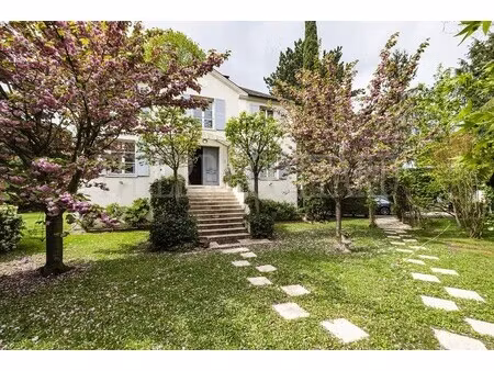 maison de luxe à vendre dans le quartier plaine des courlis