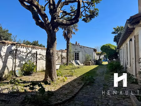 vente maison 8 pièces 227 m² à la couarde-sur-mer (17670)  1 770 000 €