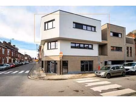 penthouse 3 chambres avec terrasse  cave et garage