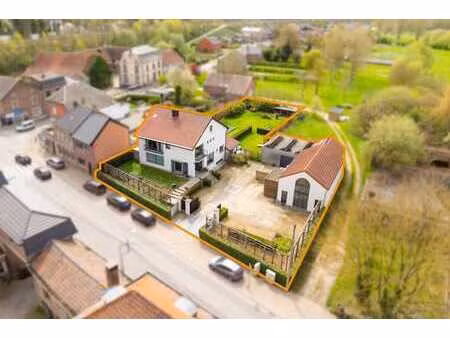 maison 5 à 7 ch.  jardin + bureaux (+/- 113m²) et 3 garages