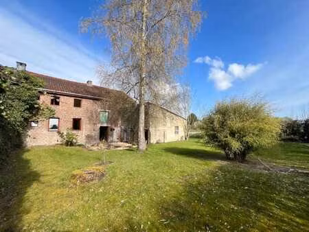 ancienne fermette 3 ch avec annexes et terrain constructible