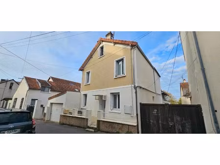 charmante maison 5 pièces avec jardin à épône