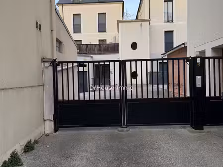 place de parking double en sous-sol accès sécurisé