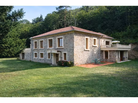 vente maison 9 pièces 205 m² à silhac (07240)  590 000 €