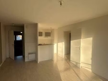 location appartement 2 pièces à grandparigny (50600) : à louer 2 pièces / 41m² grandparign