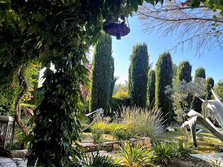 maison de luxe à vendre à pernes-les-fontaines