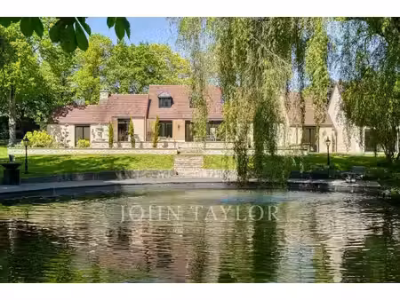 maison contemporaine au sein d'un parc de 1 3 hectares