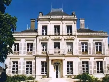 a 45 kms de tours – ravissante propriété du xixème siècle avec plusieurs habitations ...