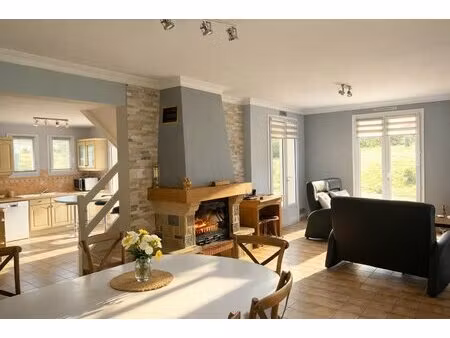 maison sur un terrain de 1 589 m²
