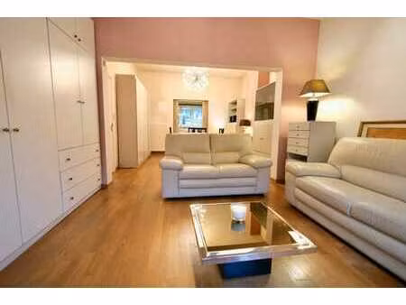 maison d'habitation avec jardin !