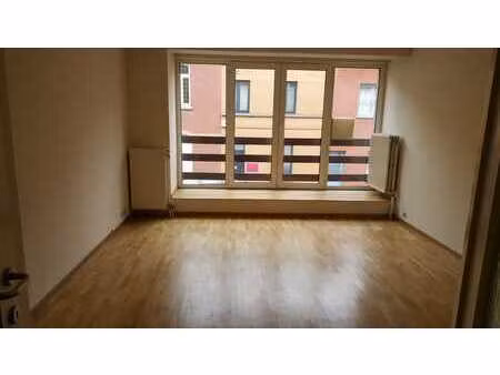 auderghem  ppartement 2ch  peb c (pas de charges communes)