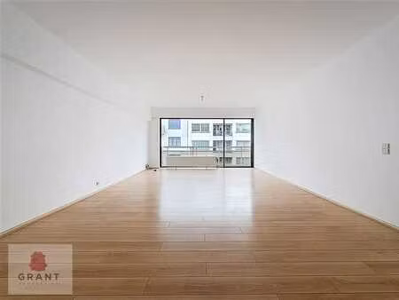 sous option - spacieux et lumineux appartement 2ch avec 2 te