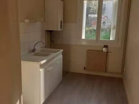 location maison 4 pièces 79 m² à orbigny (37460)