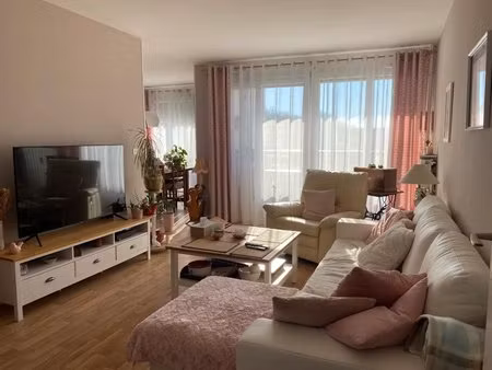 charmant t5 de 95m² avec balcon à montataire