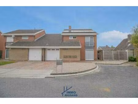 instapklare halfopen woning met 4 slaapkamers in rustige ...