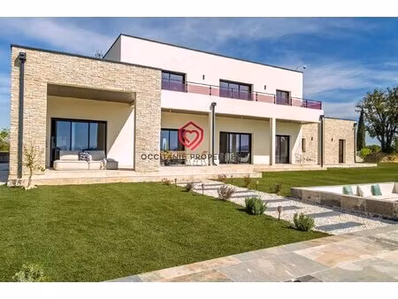 villa contemporaine avec vue imprenable sur le lac