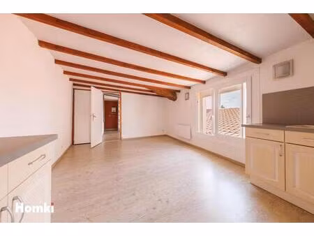 maison de ville t2 de 43 m2 à la roche-noire 63800