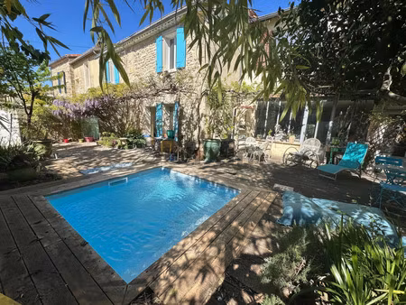 charmante maison de village en pierre avec exterieur