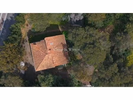 joli terrain à 250 m de la mer