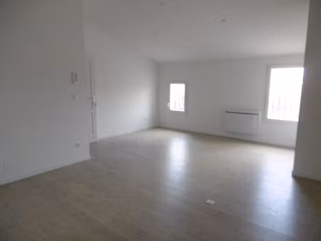 pons proximité gare sncf. appartement t2 au 1er ét