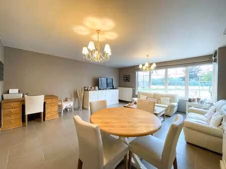 modern appartement met 2 slaapkamers  terras en garage op...