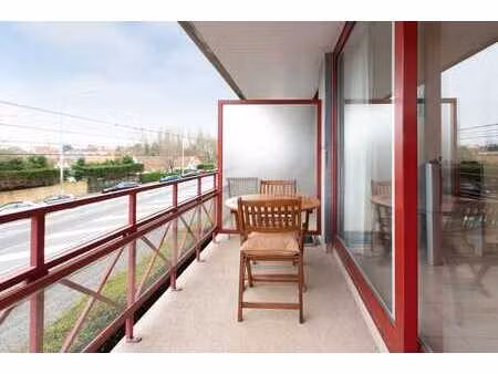 spacieux appartement de deux chambres avec terrasse orientée