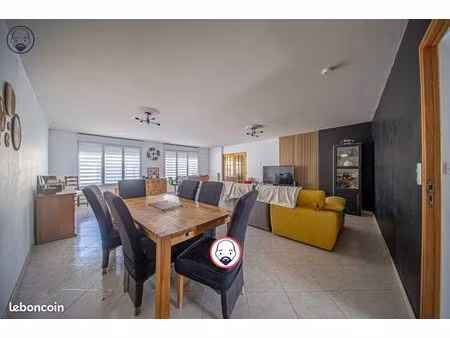 maison 8 pièces 212 m²