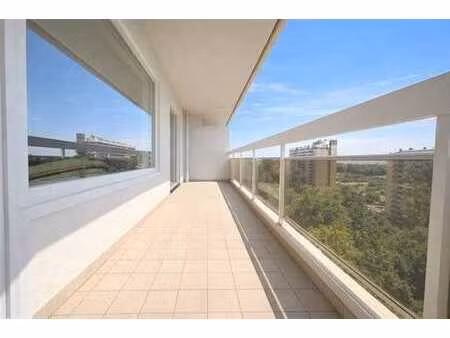 appartement rénové proche de l'ulb