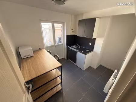 studio meublé en duplex toutes charges comprises centre ville de nesle