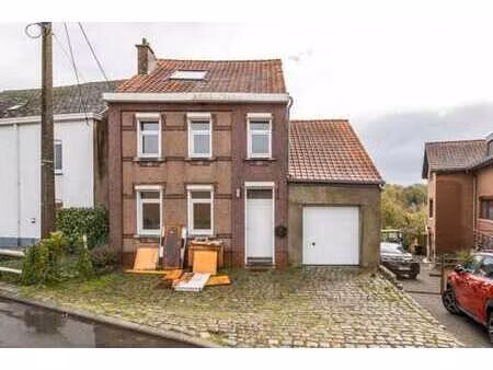 maison 2 chambres  bureau et garage