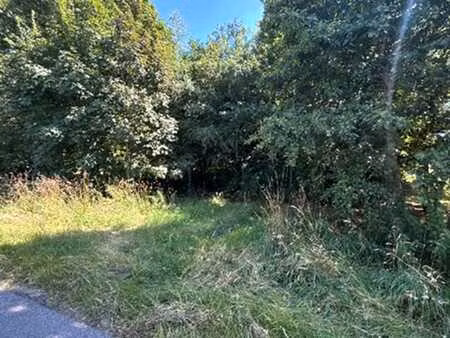 terrain d'une superficie de 458m²