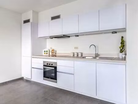 appartement 2 chambres- la louvière- àpd de 975 + 90 €