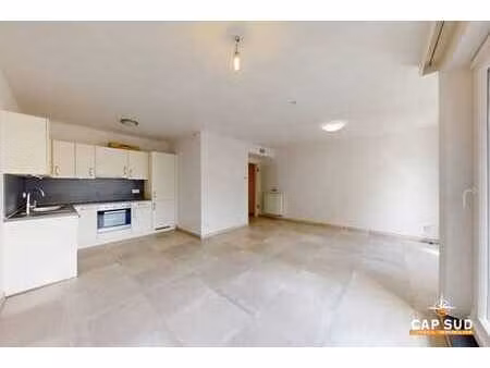 appartement lumineux  2 chambres. proche de la gare.